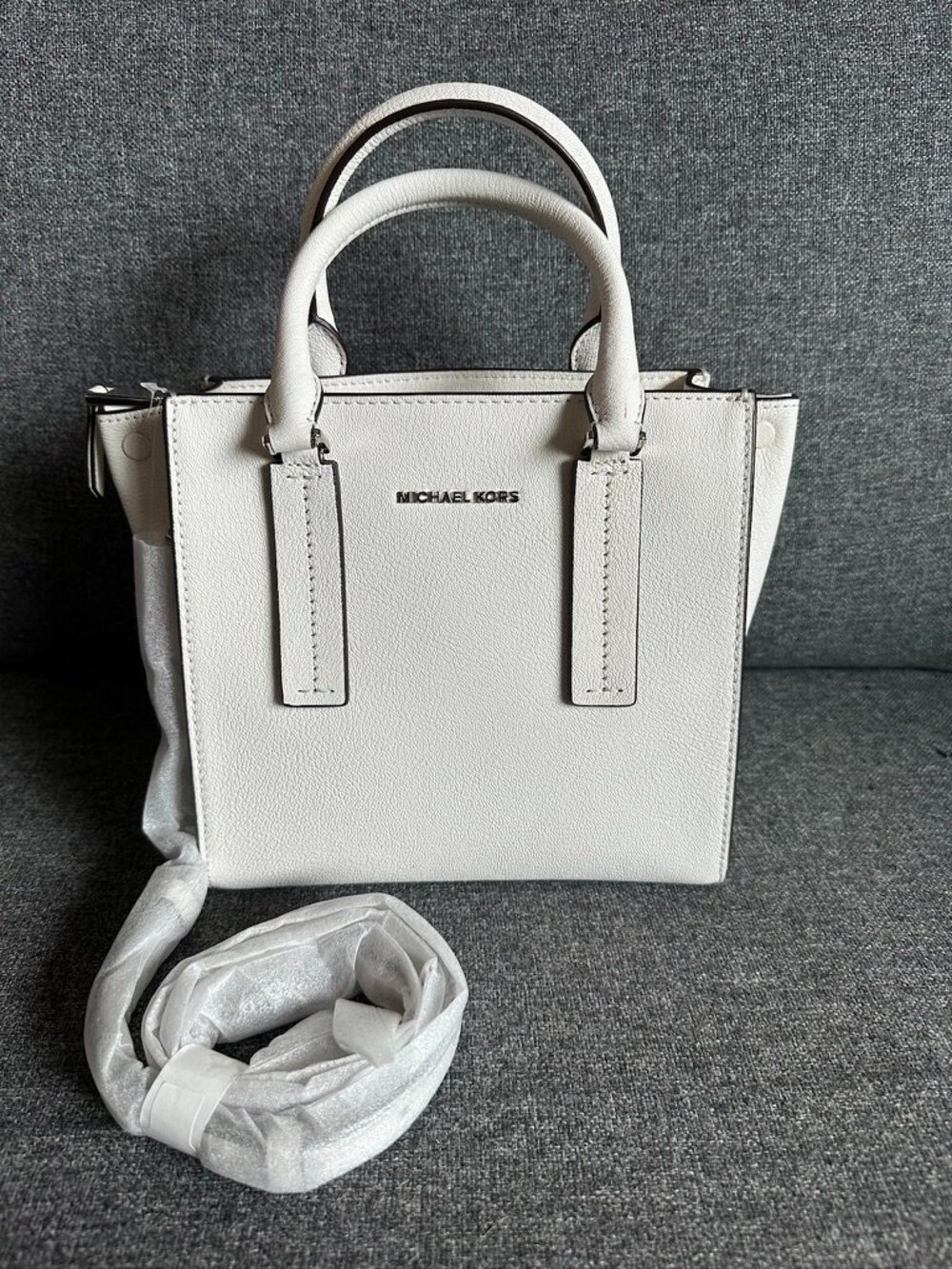 NWT! MK Michael Kors Alessa Medium Pebbled Leather Satchel Bag In White/Silver